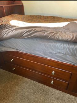 Full size bed