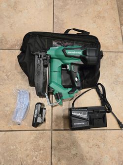 Metabo HPT 18 Volt Cordless Brushless 16 Gauge Finish Nailer Kit