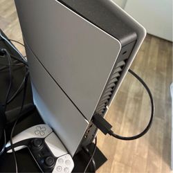 Like new used ps5 slim digital