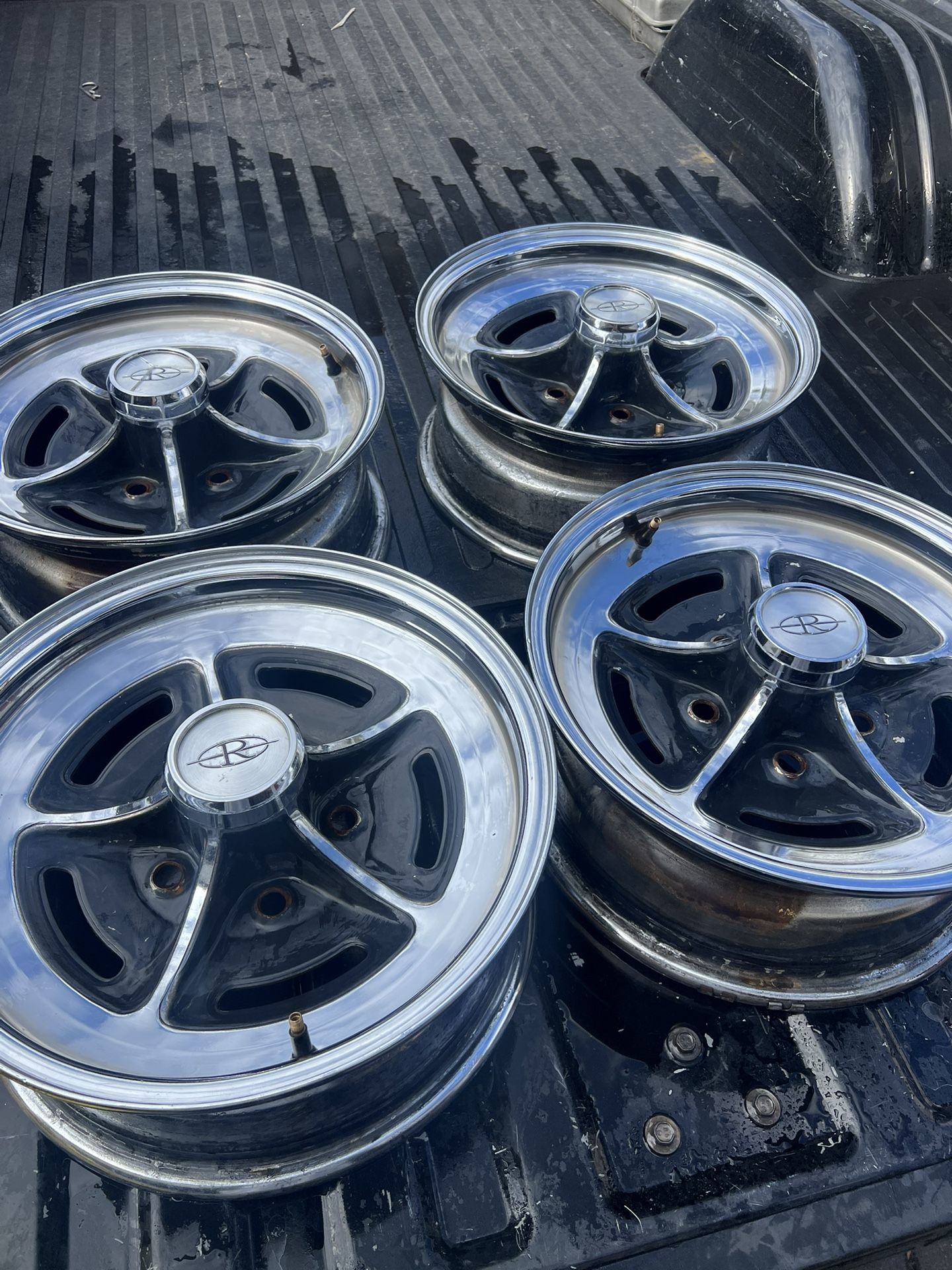 15x6 Buick Rivera Rwd Wheels And Caps