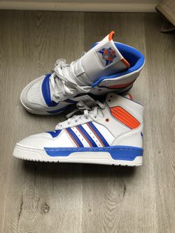 Adidas knicks shoes SIZE 9.5