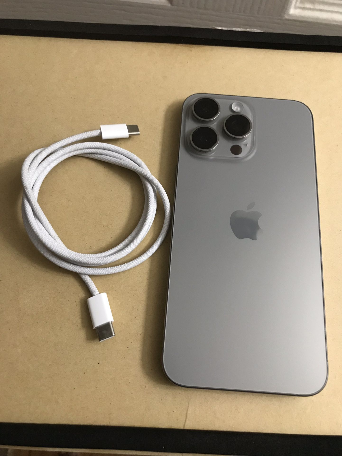 Apple iPhone 15 Pro Max 256gb Unlocked $750 No Less