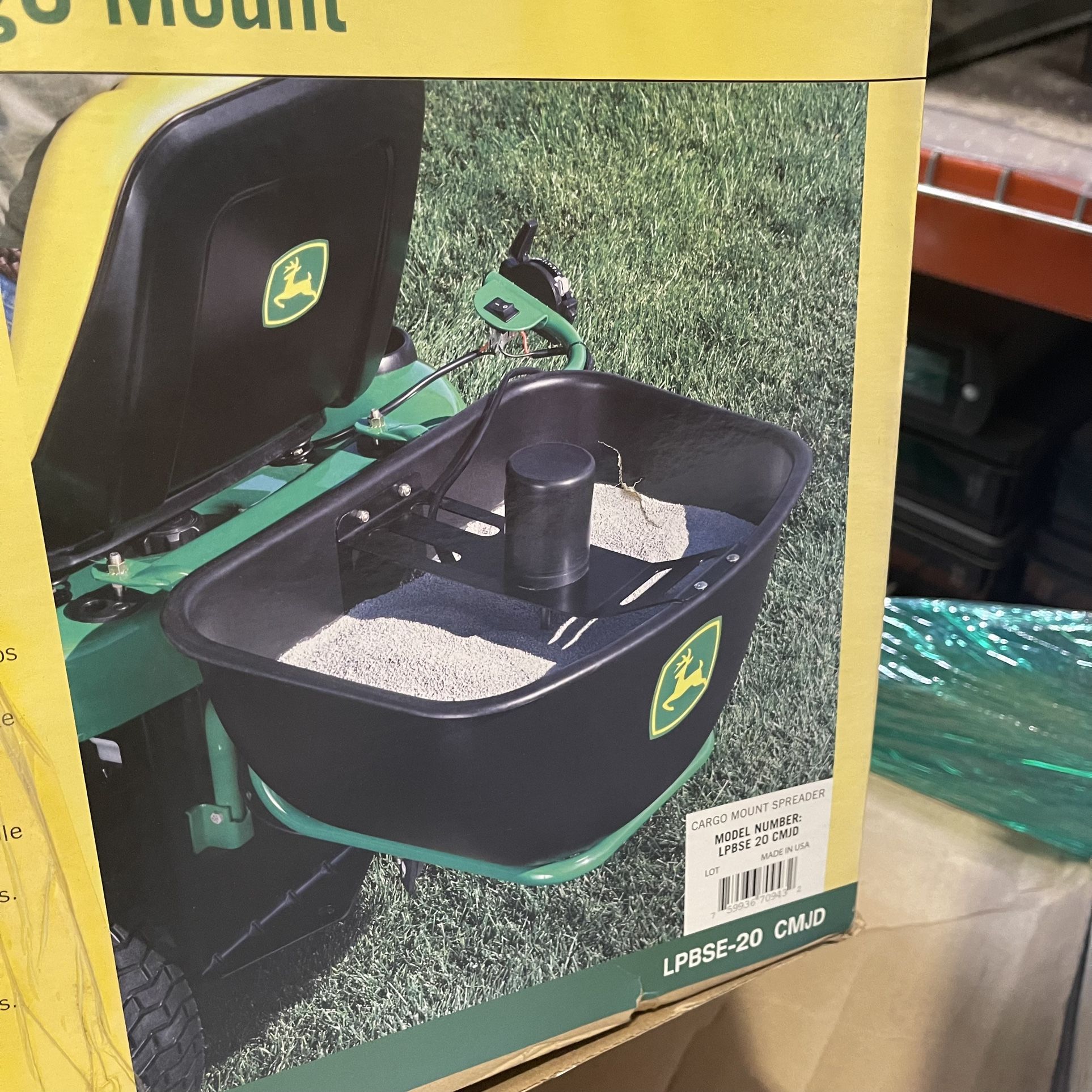 John Deere Cargo Mount Electric Spreader