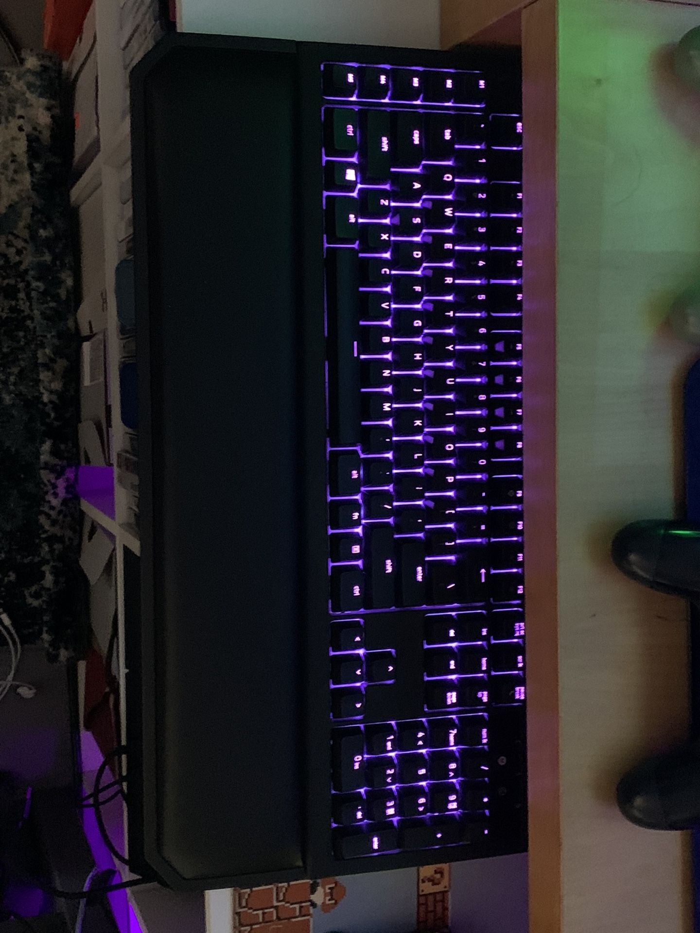 Razer keyboard and Mouse with arm Rest.