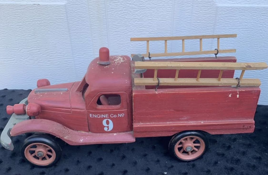 Vintage Red Wooden Fire Truck Decor – Engine Co. 9 with Ladders