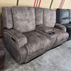 Power reclining Loveseat 