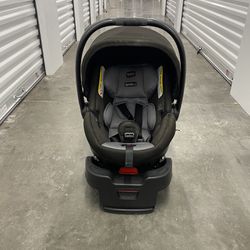 Britax B-Safe Ultra Infant Car Seat - Noir ($100)