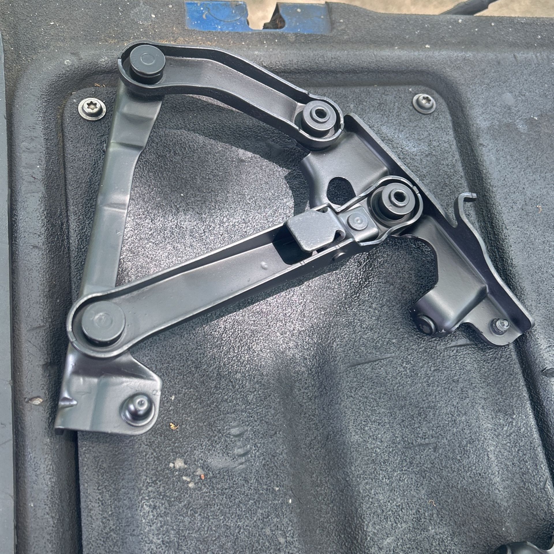 Mercedes Benz E320 Parts