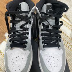 Air Jordan 1 Mid ‘Smoke Grey’ (negotiable price)