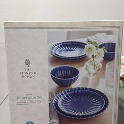 The Pioneer Woman 12 -Piece Set 