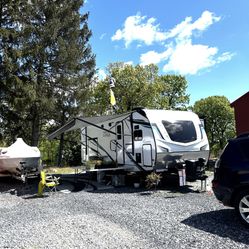 2022 Coachmen Freedom Express 259FKDS
