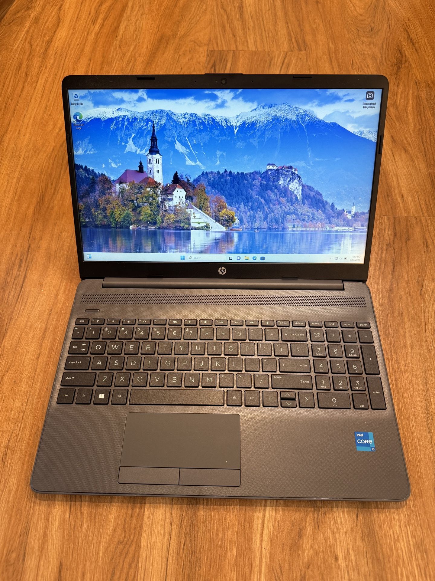 HP 250 G8 NoteBook Core i5 11th gen 16GB Ram 1TB SSD Windows 11 Pro 15.6” Intel Iris Screen Laptop with charger in Excellent Working condition!!!! Sp