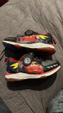 Disney Pixar Cars Lightning McQueen Hook & Loop Light-up Casual Sneakers