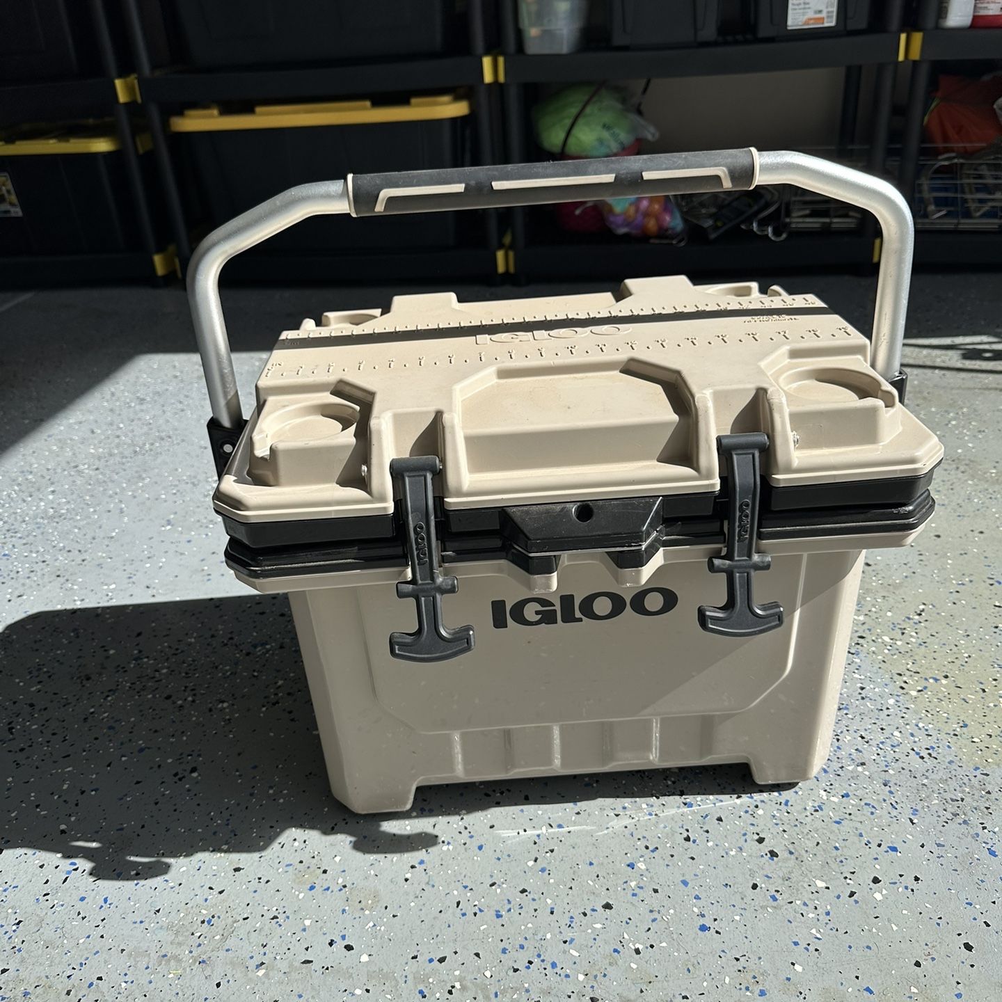 Igloo 24qt Ice Chest Cooler 