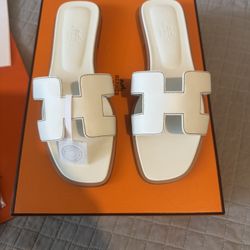 Hermés Oran Sandal - Women’s  Size 8/8.5