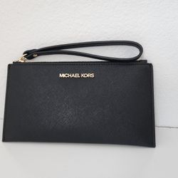 Michael Kors Jet Set Wristlet 