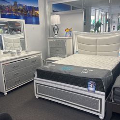 Weekend Sale Now😱Modern White 5pc Bedroom Set $999