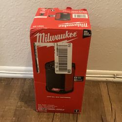 Milwaukee 12V Radio/Bluetooth Speaker/Charger NO POWER CORD