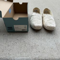 Tom’s Size 8.5 Women’s Shoes