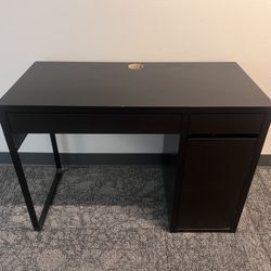 IKEA MICKE Desk