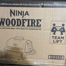 Ninja Wood fire Pro Outdoor Grill + Thermometer