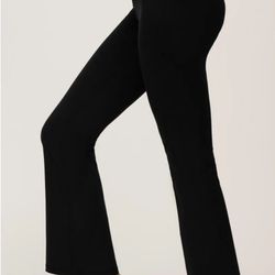 Yogalicious Lux Everyday 7/8 Flare Woman's Pant Size L Black for Sale in  The Bronx, NY - OfferUp