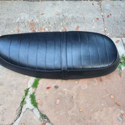 Triump Boonville Seat