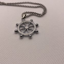 Rudder pendant necklace 