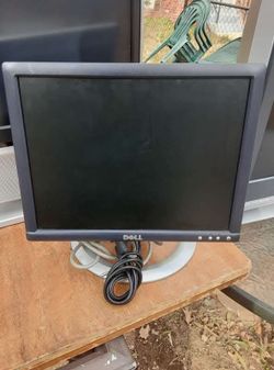 15 INCH DELL MONITOR MODEL 1505FP WITH USB, DVI AND RGB PORTS $75 FINAL PRICE READ DESCRIPTION AND SEE ALL PICTURES
