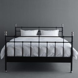 IKEA SVELVIK bedframe + mattress