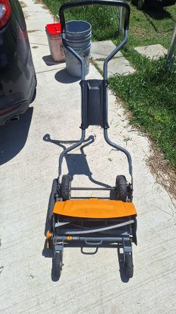 Fiskars Stay Sharp Max Reel 18" Mower