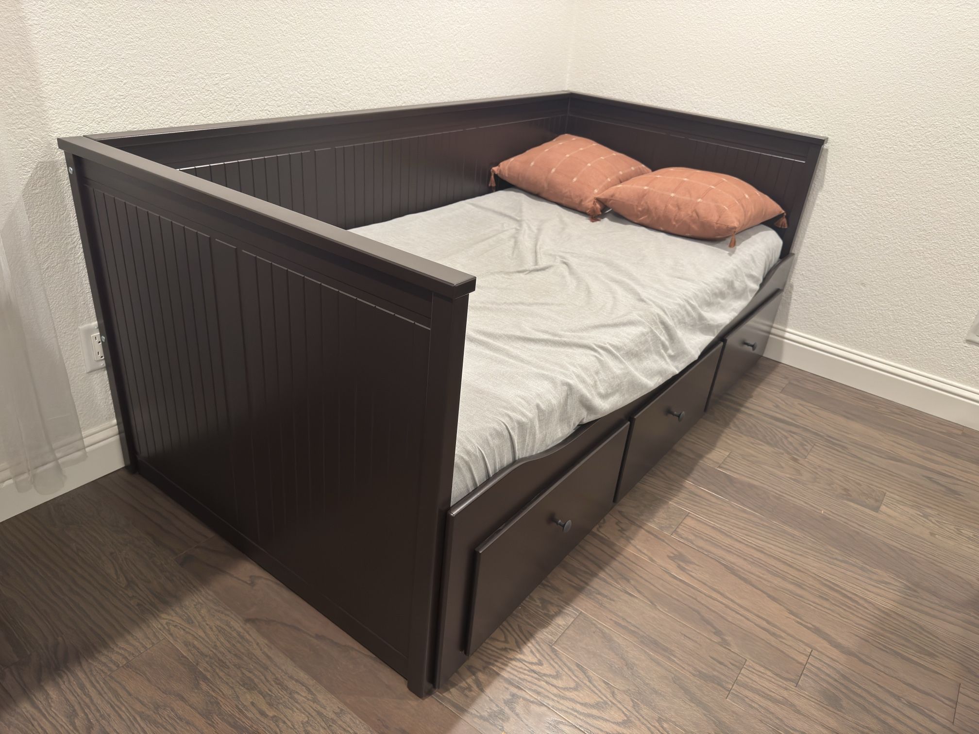 Ikea hemnes bed