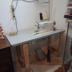Yamata Industrial Sewing Machine With Table Model #DOL12H