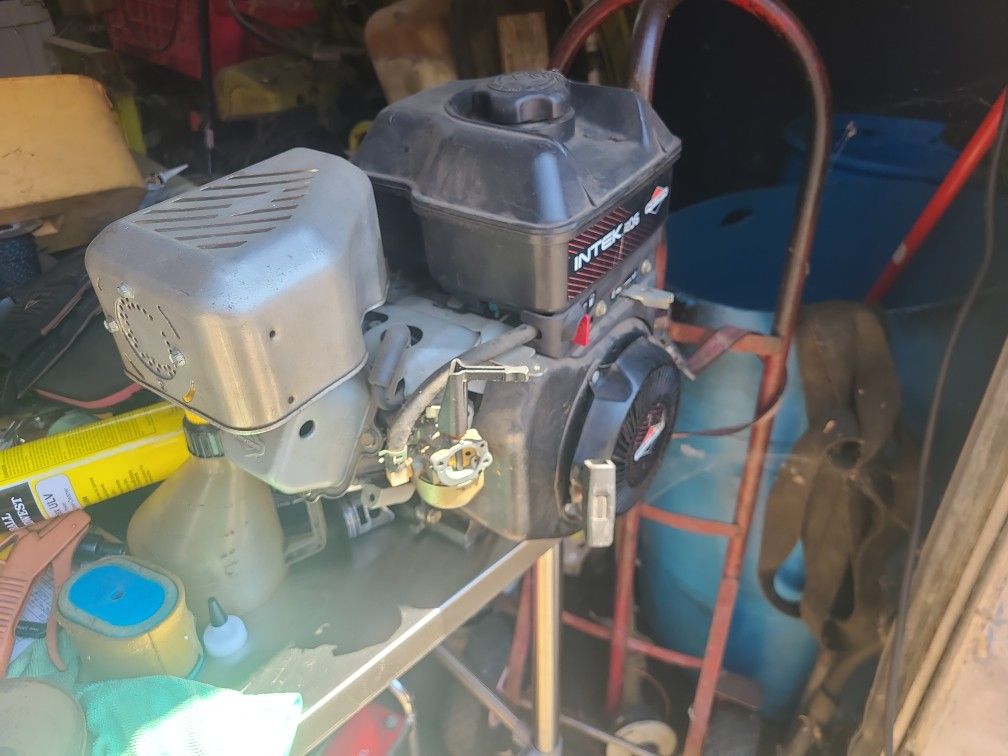 Briggs Stratton Engine 6.5 Hp For Parts Or Project I Have Engine Blocks too