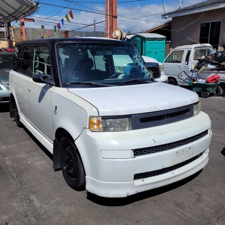 2004 Toyota Scion xB