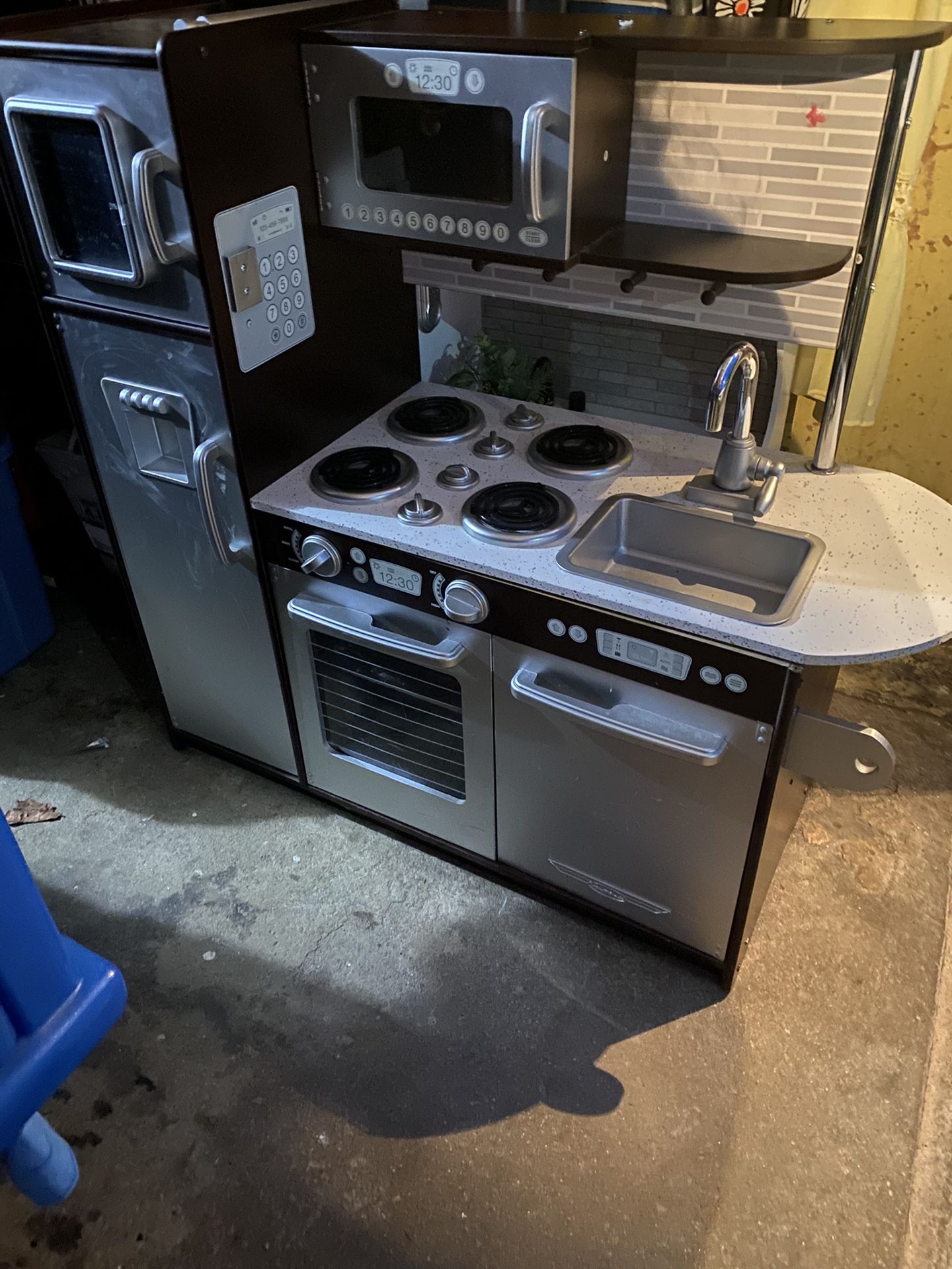 Play Kitchen