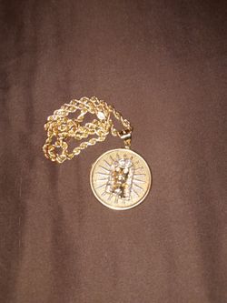 Gold Necklace With Medallion 10 Karat Gold