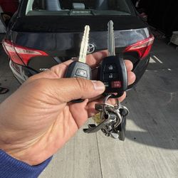 Llaves De Autos / Car Keys And Remotes
