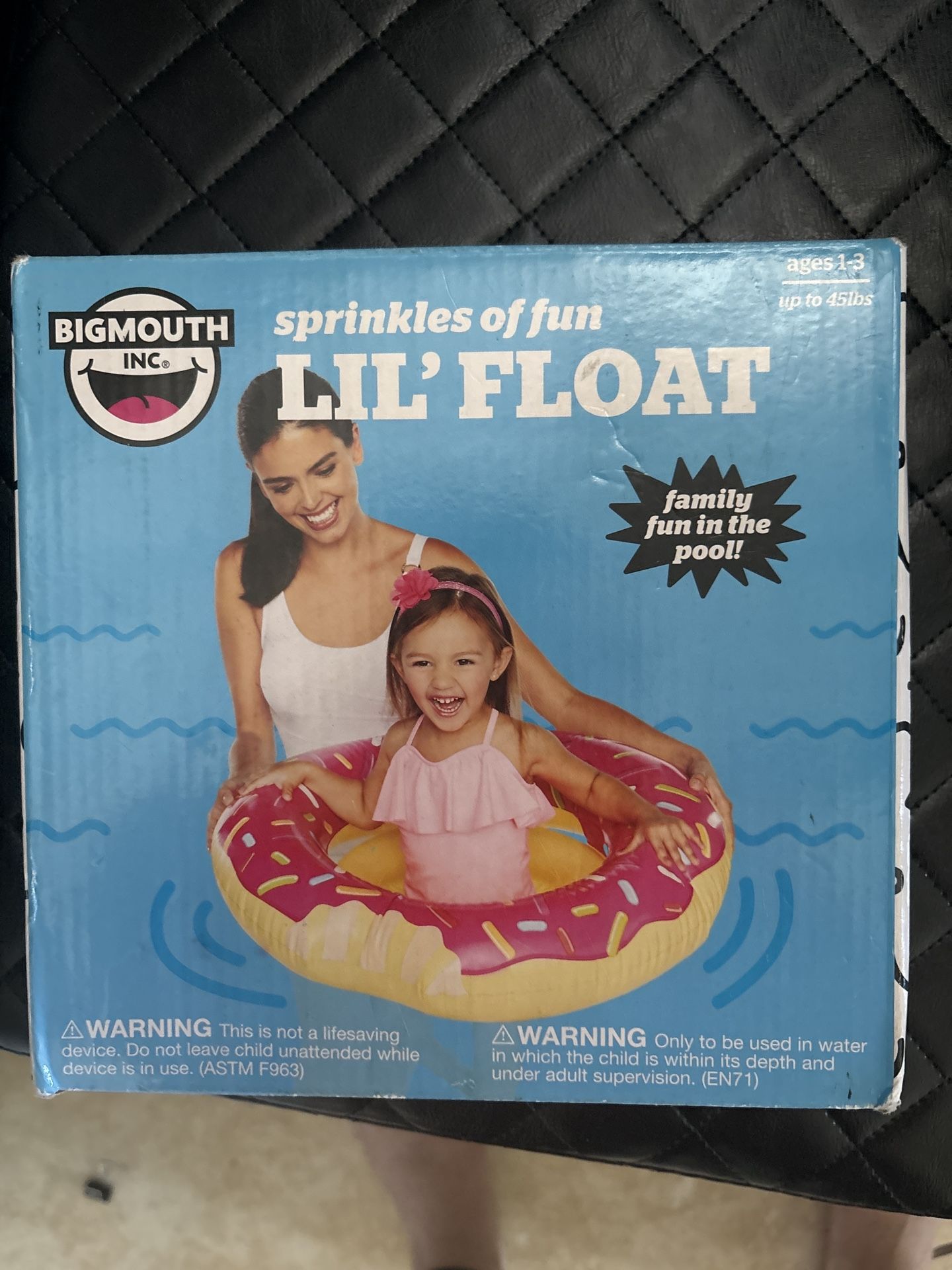 NWT Adorable donut-themed toddler pool float with colorful sprinkle design by BigMouth Inc. Perfect for little ones learning to enjoy the water during