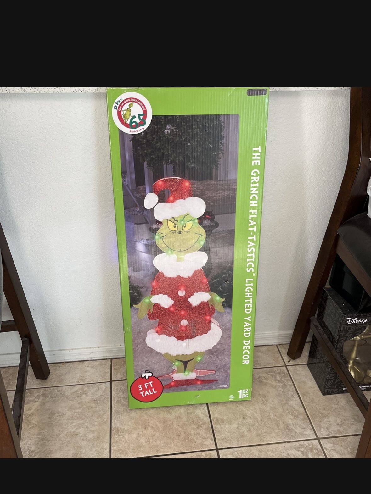 The GRINCH 3’ Tall Lighted Yard Decor (Price Is Firm) SEE MORE IN PROFILE 🤩