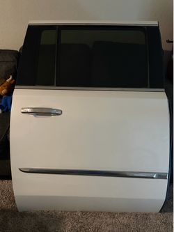 2020 escalade door