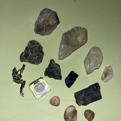 Crystals & Rocks & Accessories - NEW/USED 