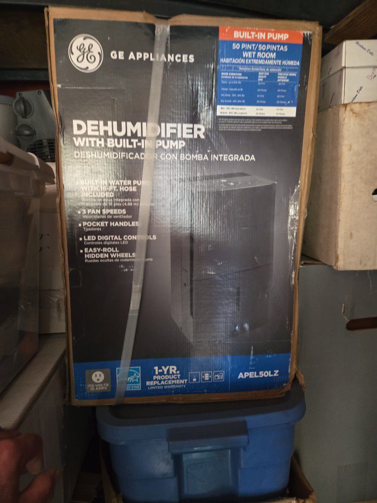 Dehumanifier with built-in pomp, 50 pt. Wet Room 3 fan speeds.
Brand new