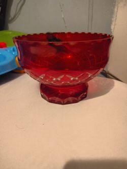 Red decorated glass bowl