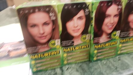 Hair color natural (brown, black, chestnut)