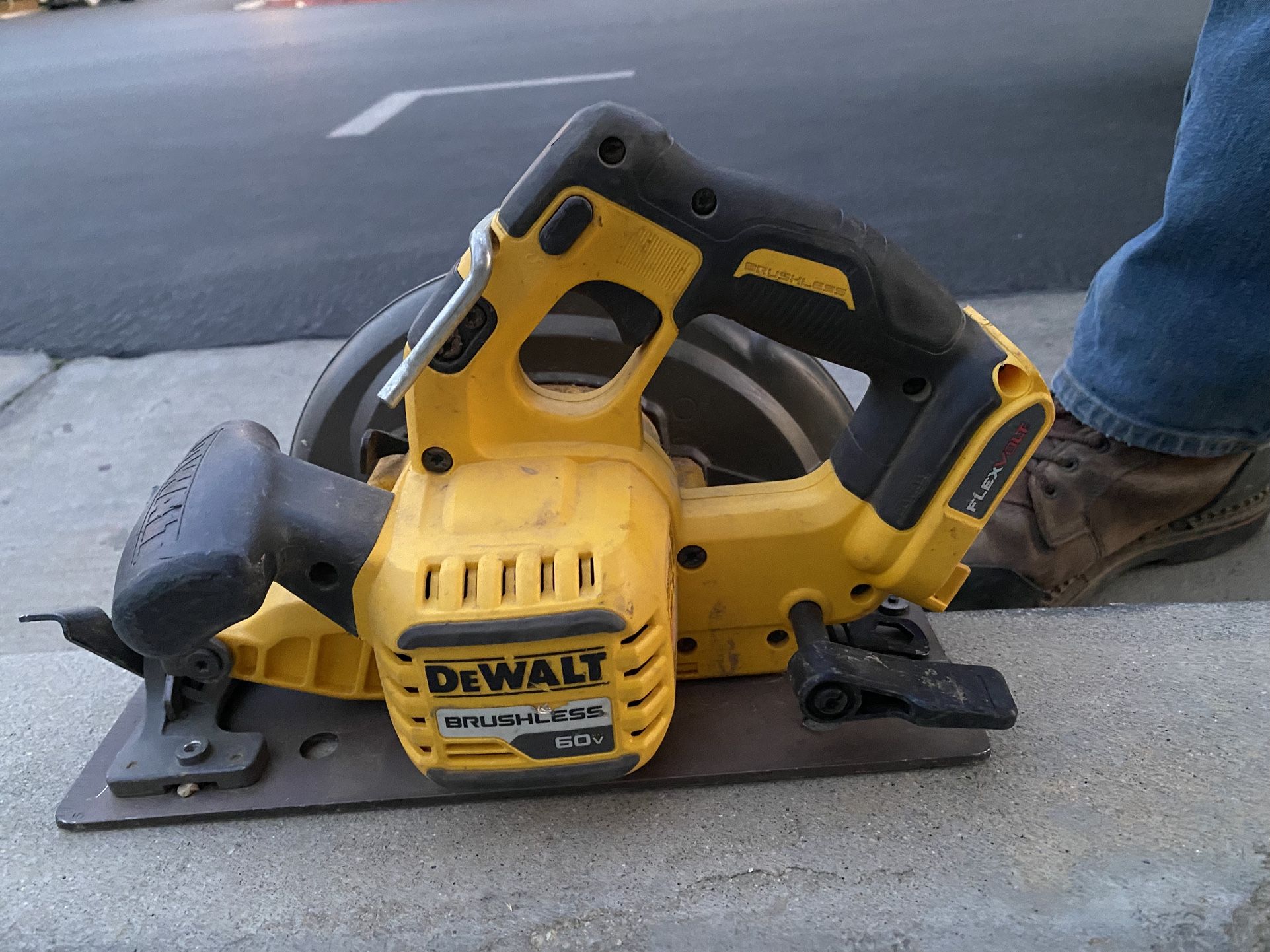 Dewalt Circular Saw 60v