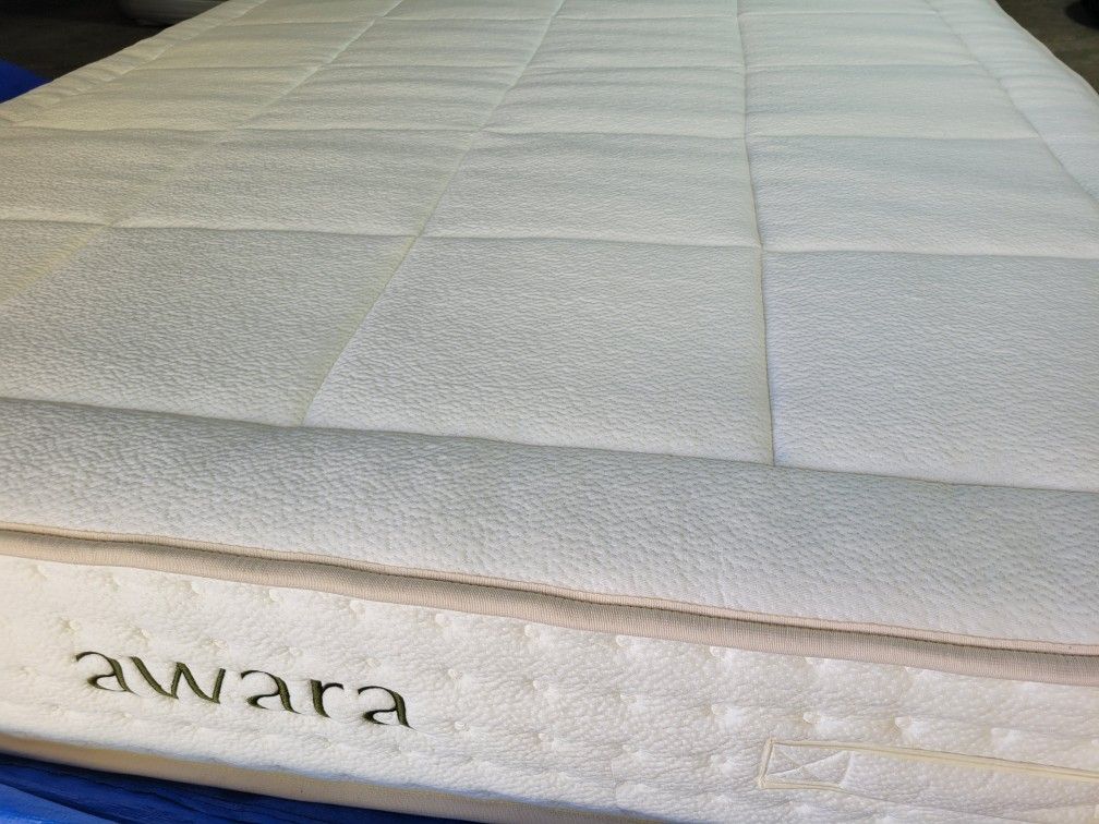 Queen Awara Natural Luxury Hybrid Mattress - Like New