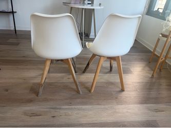 Used White Chairs