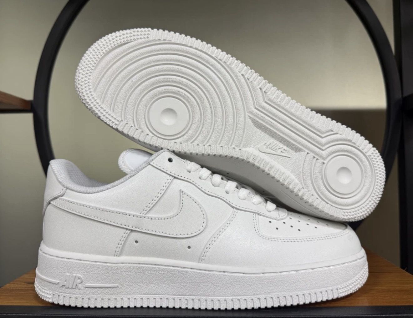 AF1 White & Black