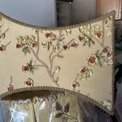 👁️ NEW Gorgeous Embroidery On Fabric Shades  $60 Each 🎈